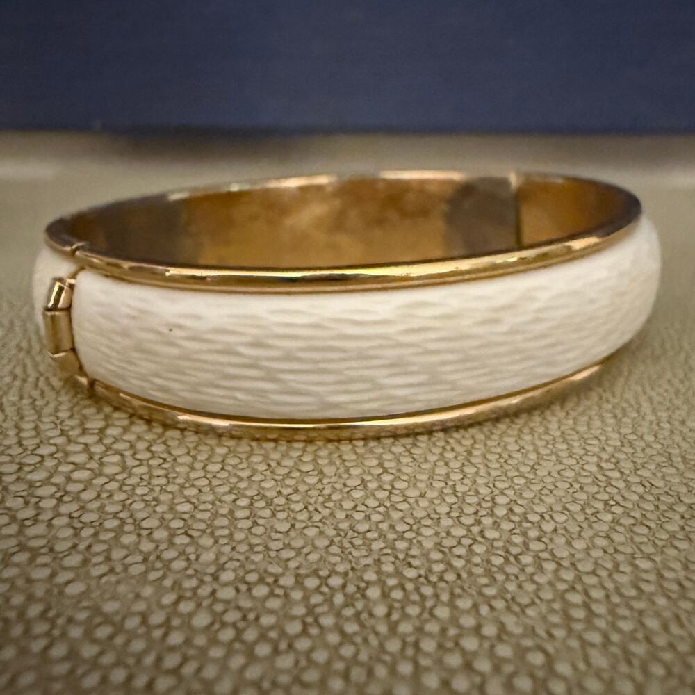 Vintage Gold Tone White Carved Lucite Hinged Bangle Bracelet Chain Monet Style